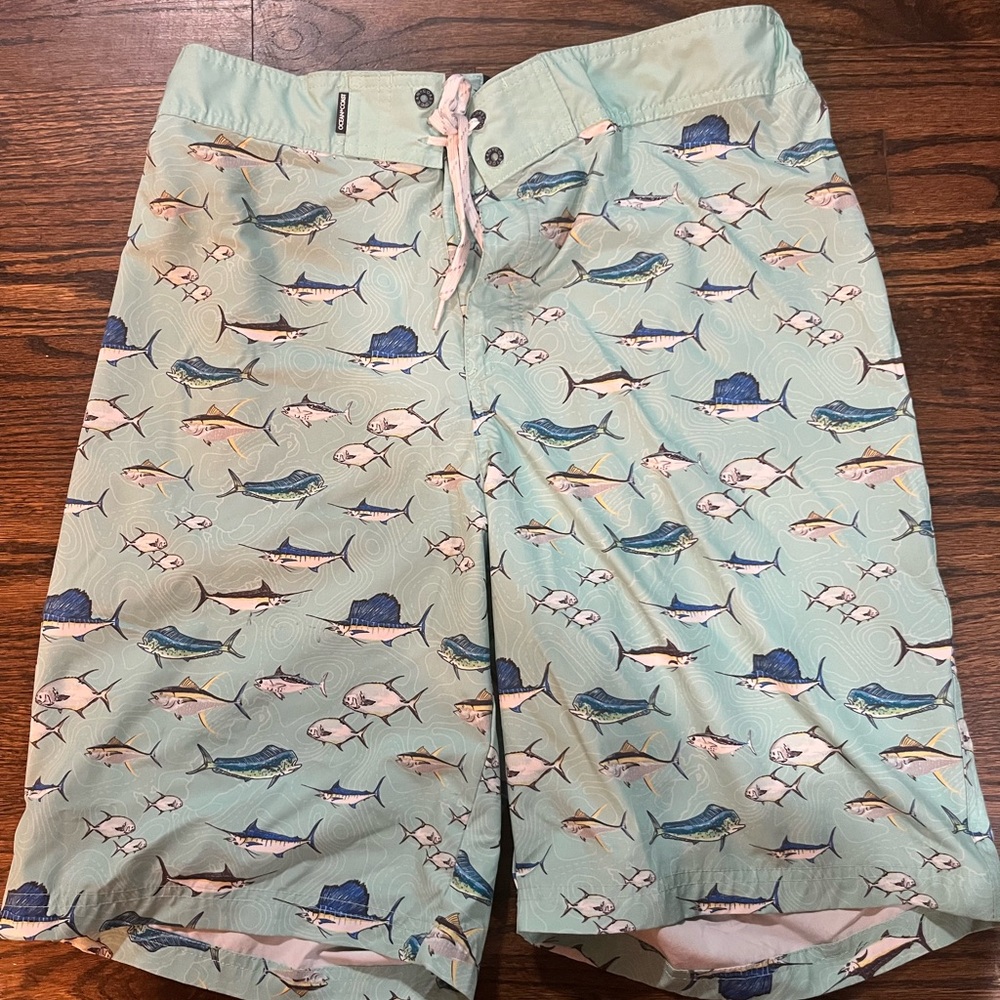 Men’s size L Belk Mint Green Fish Print Swim Shorts